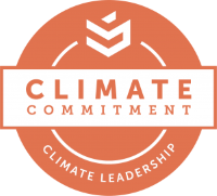 Orange circle with the words Climate Commitment and Climate Leadership. Icon reprensenting the organization Second Nature in the shape of a block with the letters